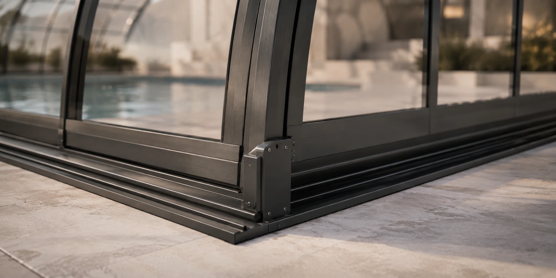 durable-aluminium-frame-retactable-enclosure