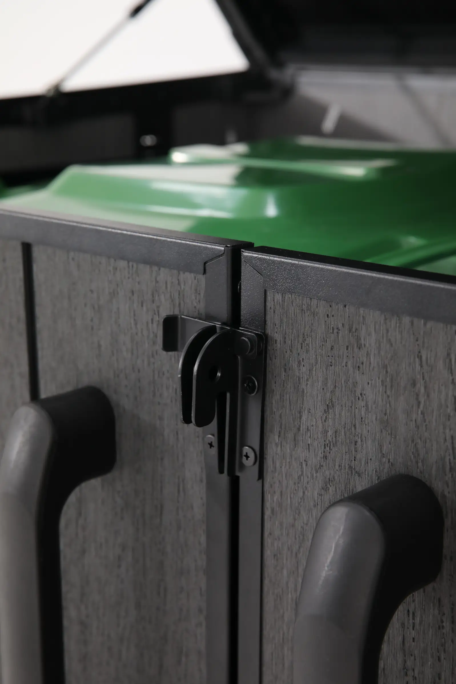 1200-l-horizontal-resin-outdoor-storage-cabinet-with-lift-up-lid-kc2-detail-2